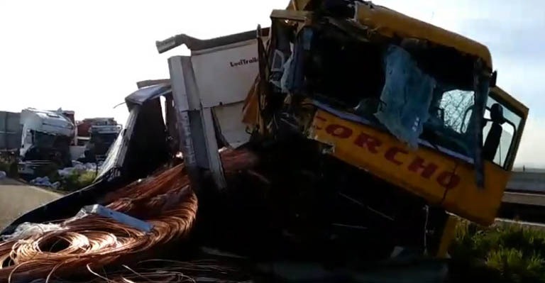 Acidente em Elvas deixa 16 pessoas feridas