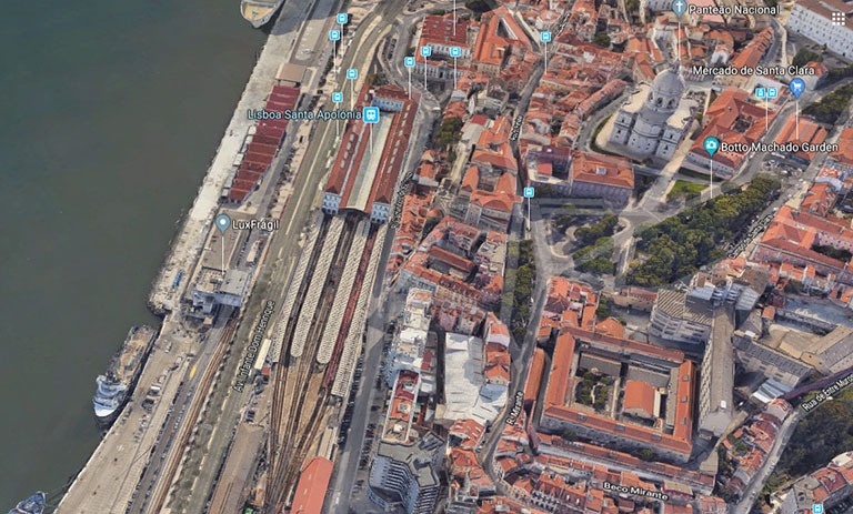 Recém-nascido é encontrado em caixote de lixo em Lisboa Recen-nascido encontrado no lixo